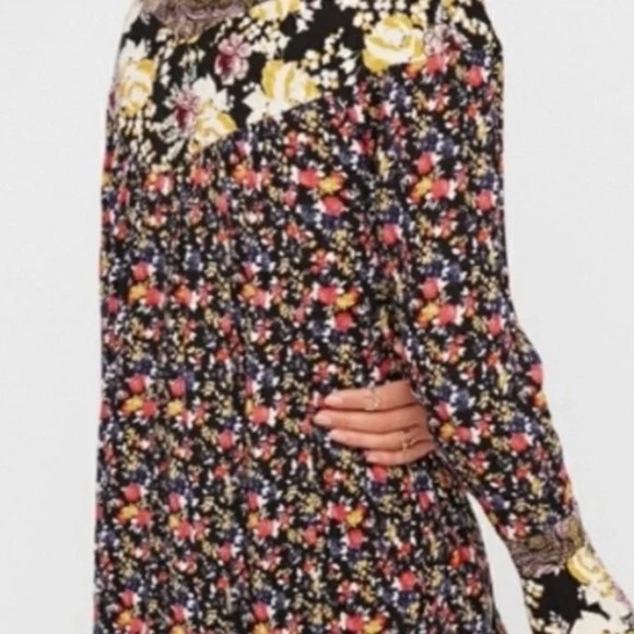 Free People Wildflowers Henley bell sleeve loose FIT BLOUSE top (17) - Picture 4 of 12